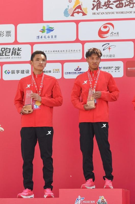  何杰祝贺丰配友打破纪录：马踏东京，我们是对手、是战友 新闻 何杰祝贺丰配友打破纪录：马踏东京，我们是对手、是战友 新闻