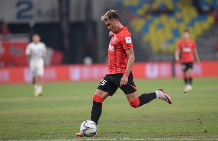 官方:成都蓉城与35岁中场买提江完成续约 新闻 官方:成都蓉城与35岁中场买提江完成续约 新闻