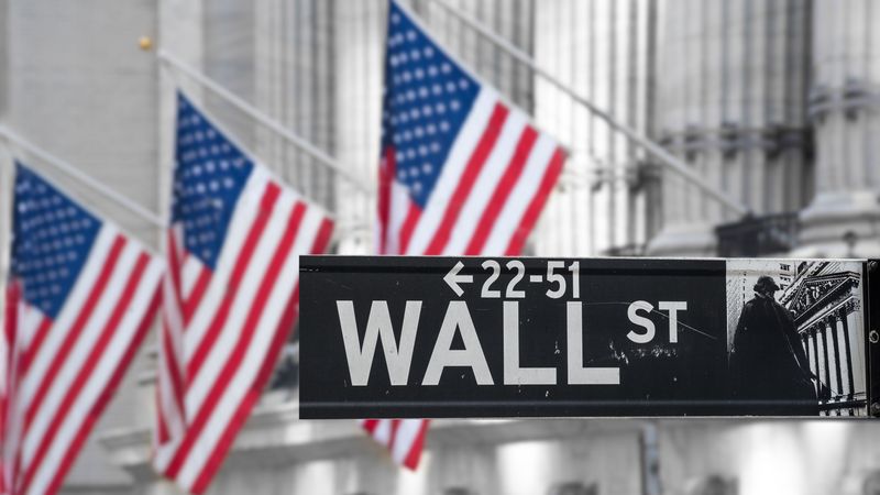 为何避险逻辑会失效?重构黄金市场的认知边界 股票财经 为何避险逻辑会失效?重构黄金市场的认知边界 股票财经